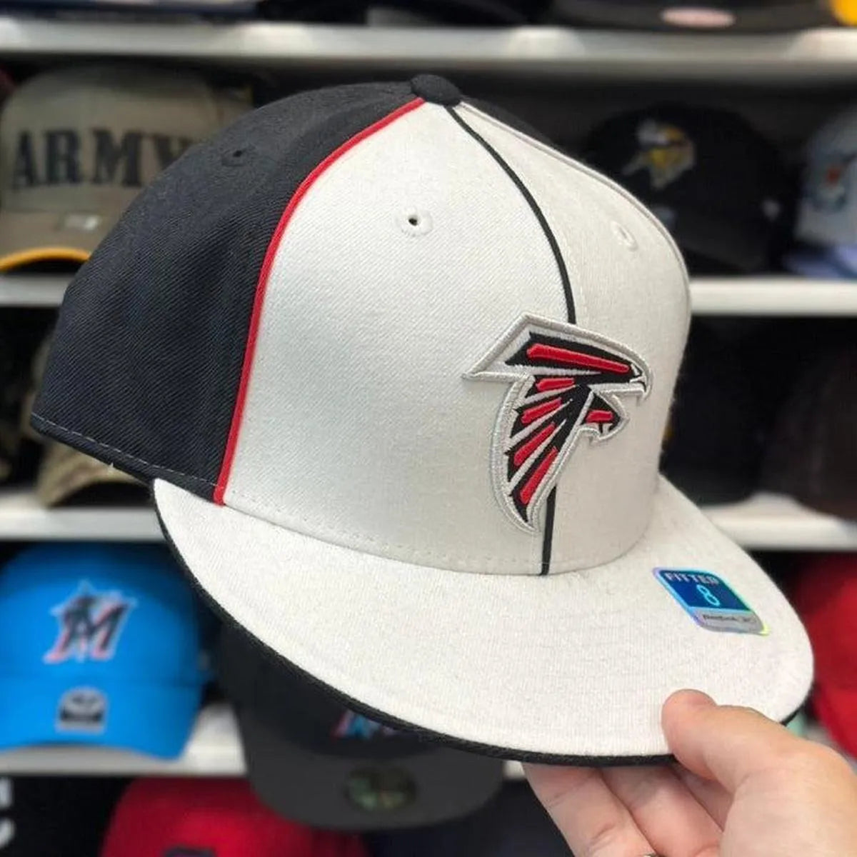 Atlanta Falcons Vintage Reebok Fitted Hat - Product Image