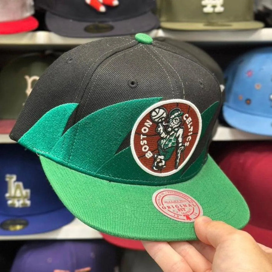 Boston Celtics Black/Green Vintage Mitchell & Ness Snapback - Product Image