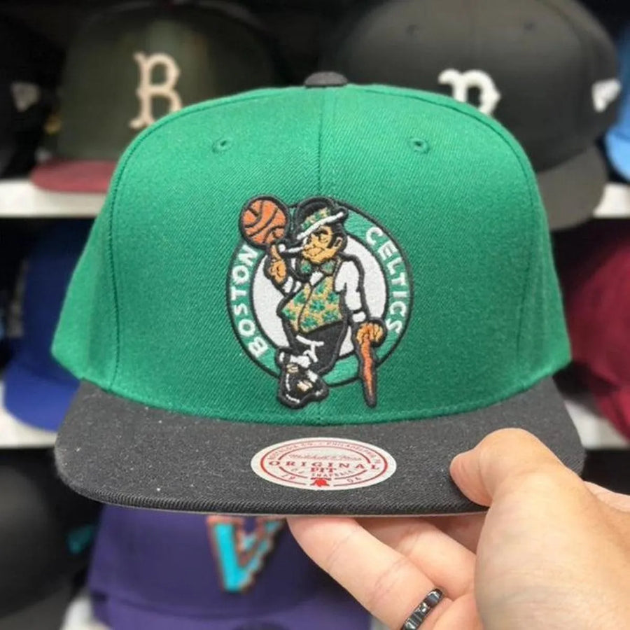 Boston Celtics Green/Black Mitchell & Ness Snapback - Product Image