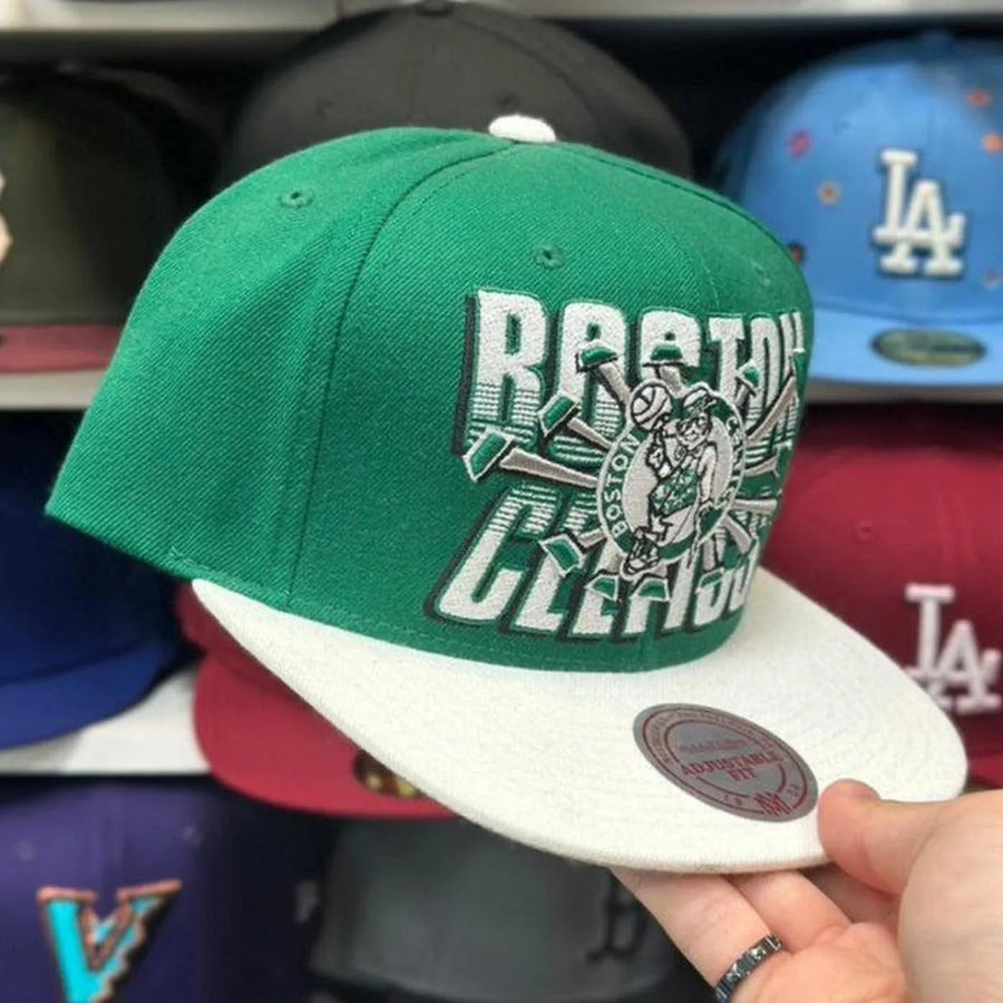 Boston Celtics Green/White Mitchell & Ness Snapback - Product Image