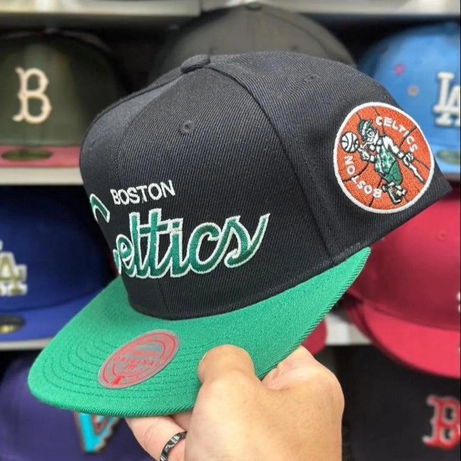 Boston Celtics 'Script Logo' Black/Green Mitchell & Ness Snapback - Product Image