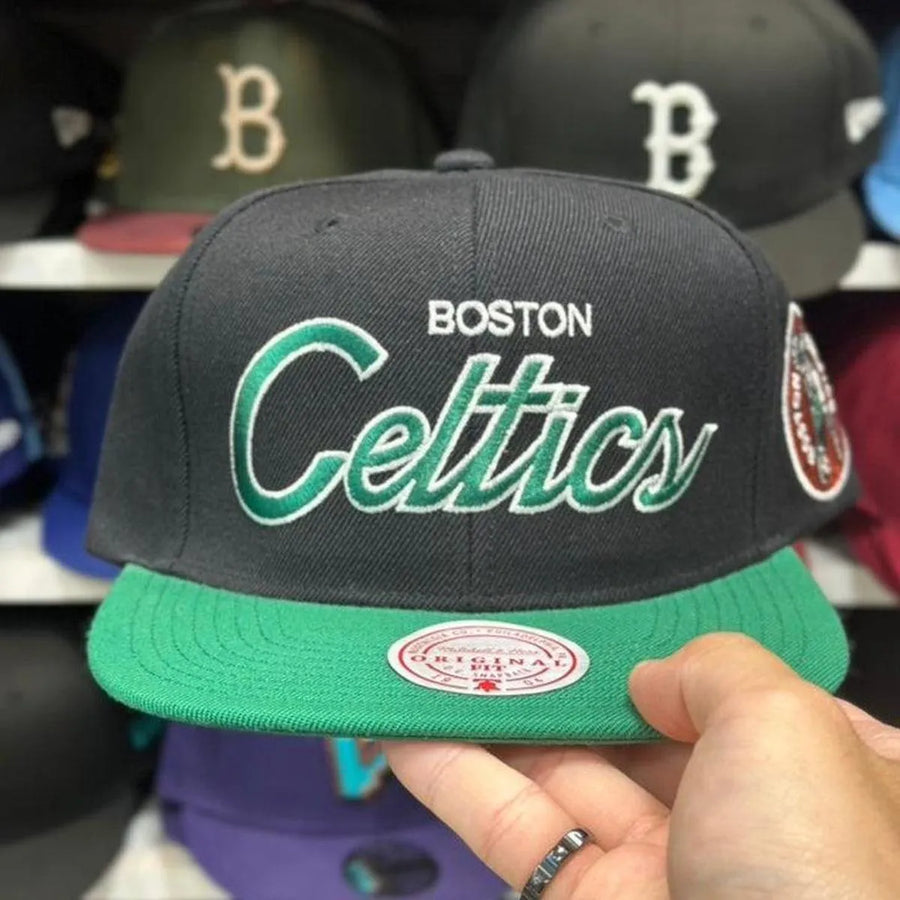 Boston Celtics 'Script Logo' Black/Green Mitchell & Ness Snapback - Product Image