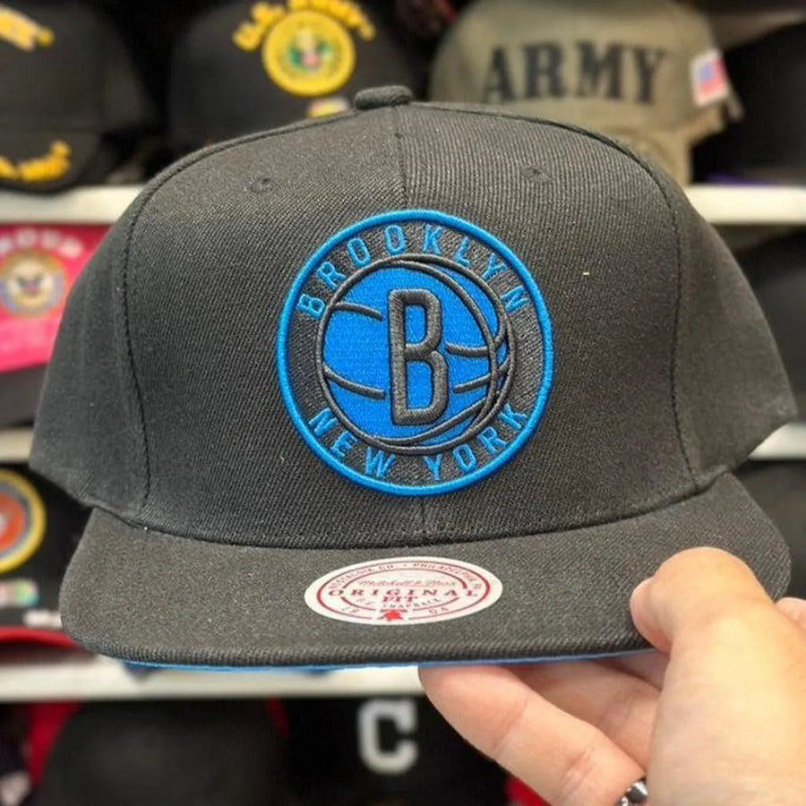 Brooklyn Nets Black/Blue Mitchell & Ness Snapback - Product Image