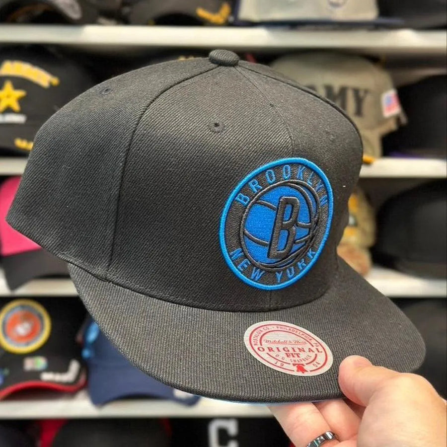 Brooklyn Nets Black/Blue Mitchell & Ness Snapback - Product Image