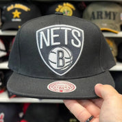 Brooklyn Nets Black/White Mitchell & Ness Snapback - Product Image