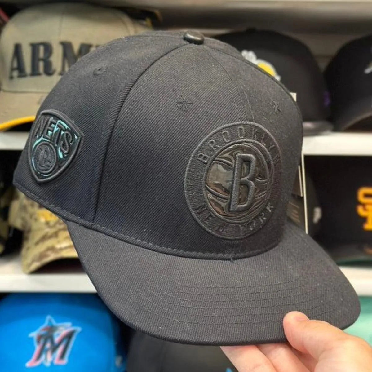 Brooklyn Nets Pro Standard Snapback Black - Product Image