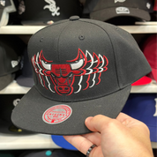 Chicago Bulls 'Echo Logo' Black Mitchell & Ness Snapback - Product Image