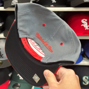 Chicago Bulls Gray/Red Mitchell & Ness Snapback - Product Image