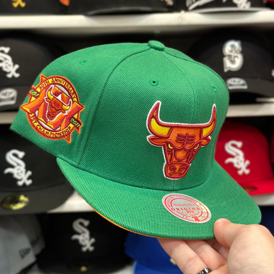 Chicago Bulls Green/Orange Mitchell & Ness Snapback - Product Image