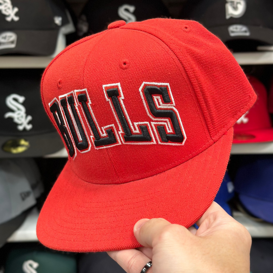 Chicago Bulls Vintage Adidas Snapback | Red - Product Image