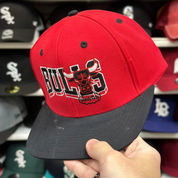 Chicago Bulls Vintage Snapback | Red - Product Image
