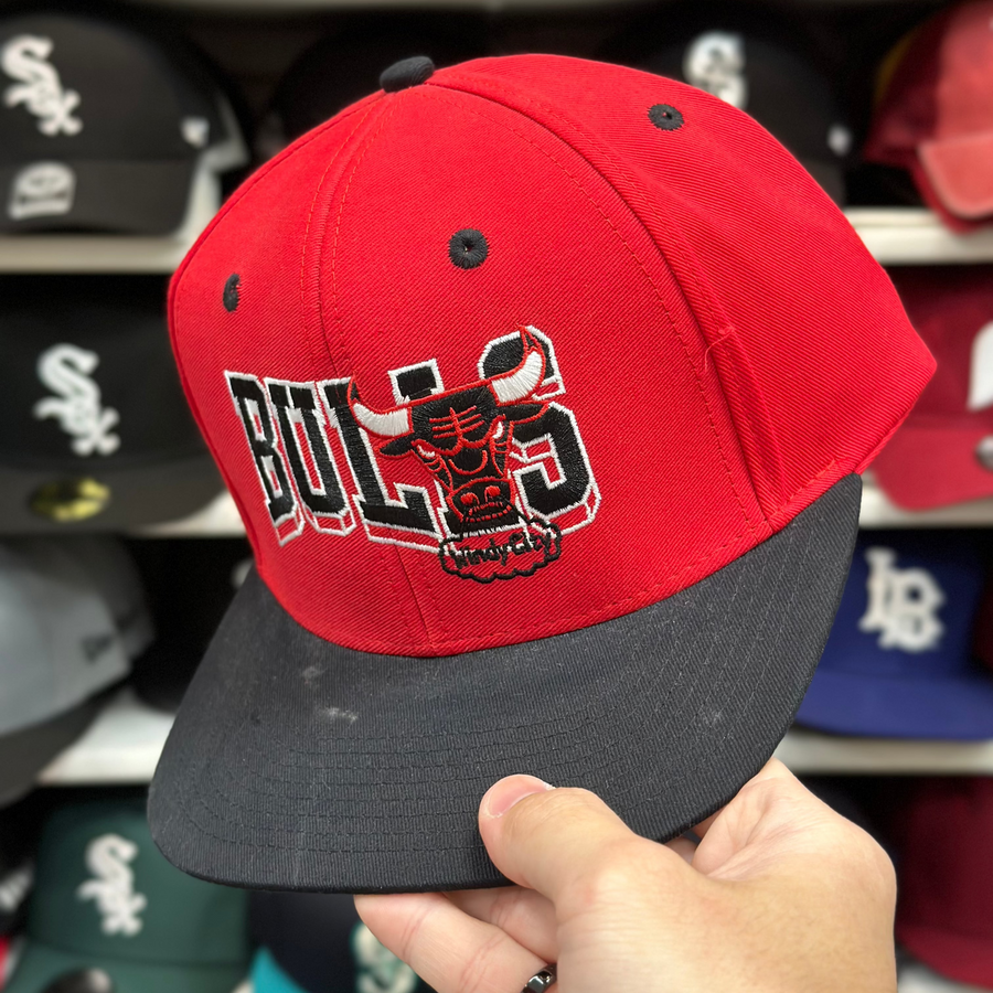 Chicago Bulls Vintage Snapback | Red - Product Image