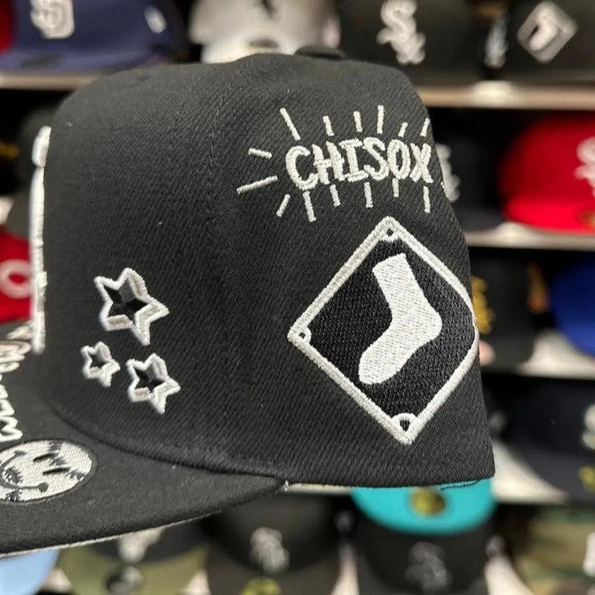 Chicago White Sox 'Celebratory Identity' Black/White Mitchell & Ness Snapback - Product Image