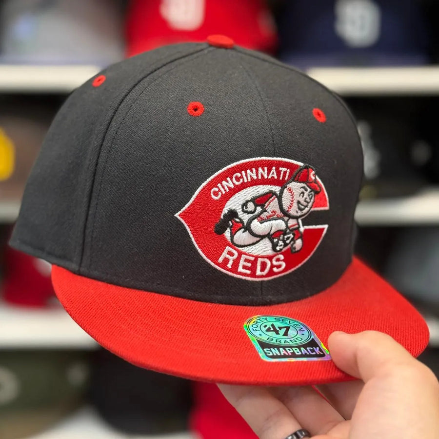 Cincinnati Reds Black/Red '47 Brand Snapback - Product Image
