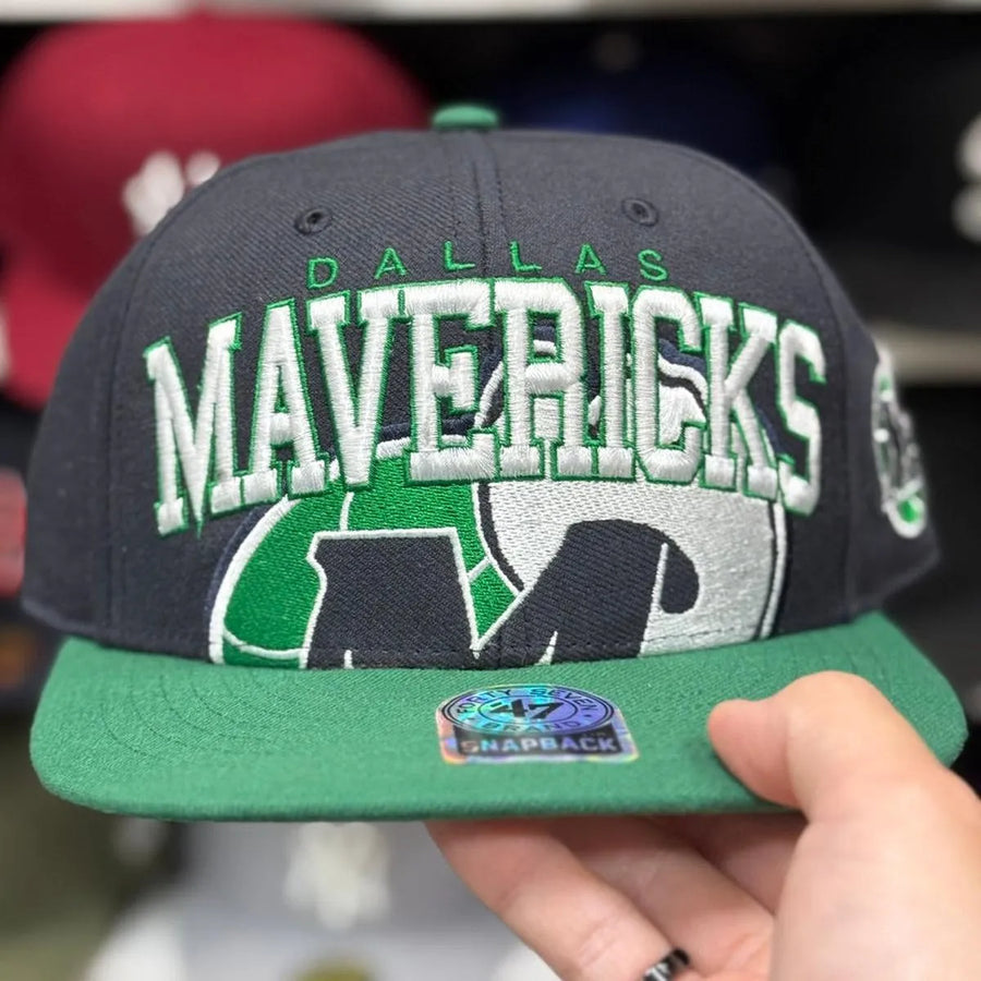 Dallas Mavericks Black/Green '47 Brand Snapback - Product Image