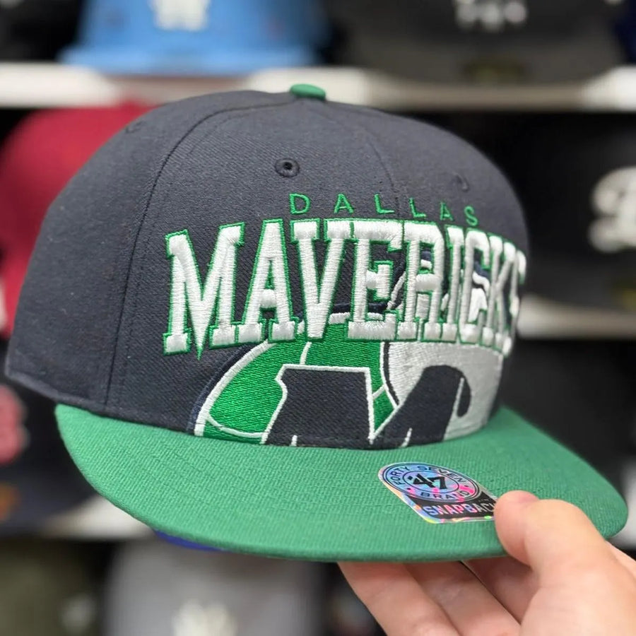 Dallas Mavericks Black/Green '47 Brand Snapback - Product Image