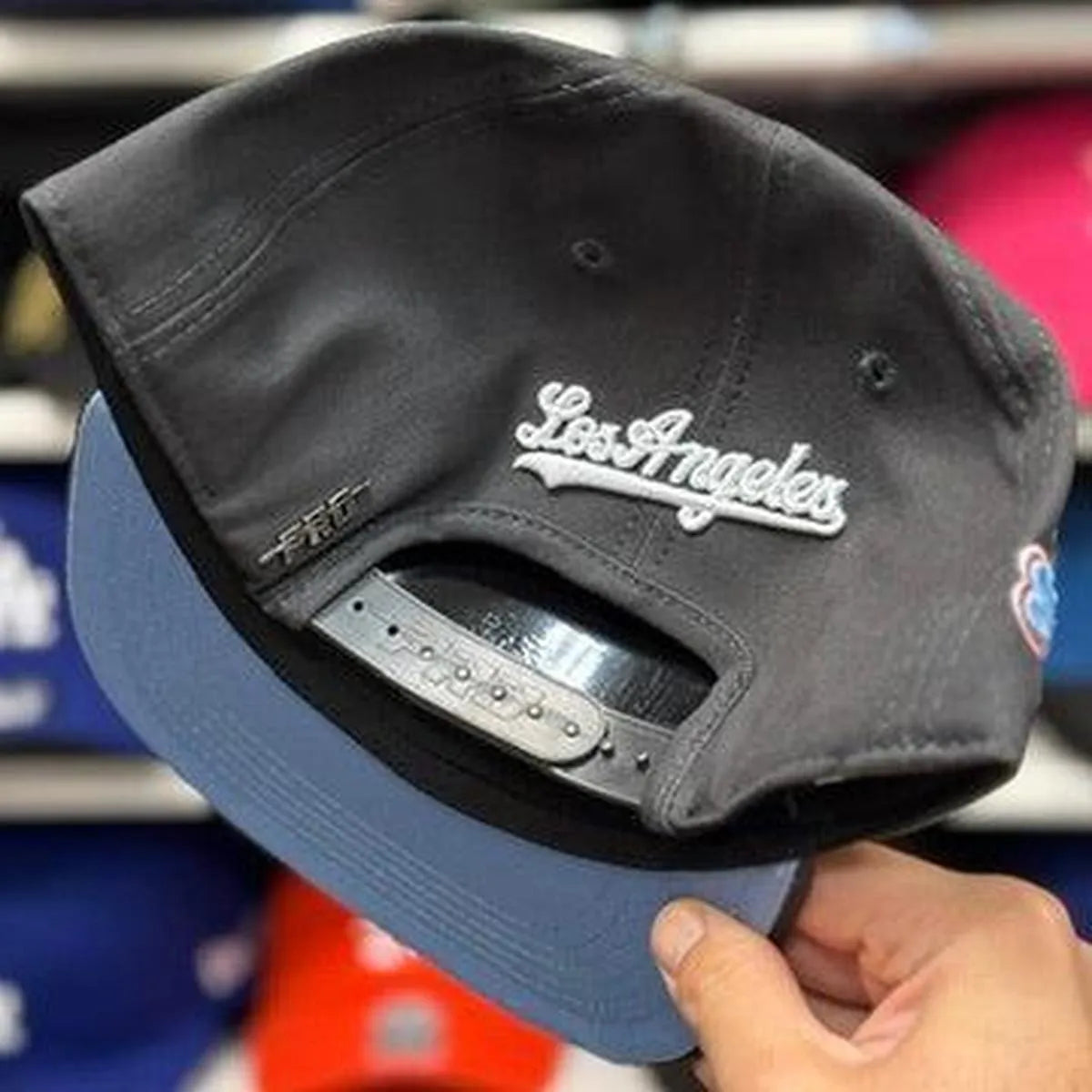 Los Angeles Dodgers '1981 World Series' Gray Pro Standard Snapback - Product Image