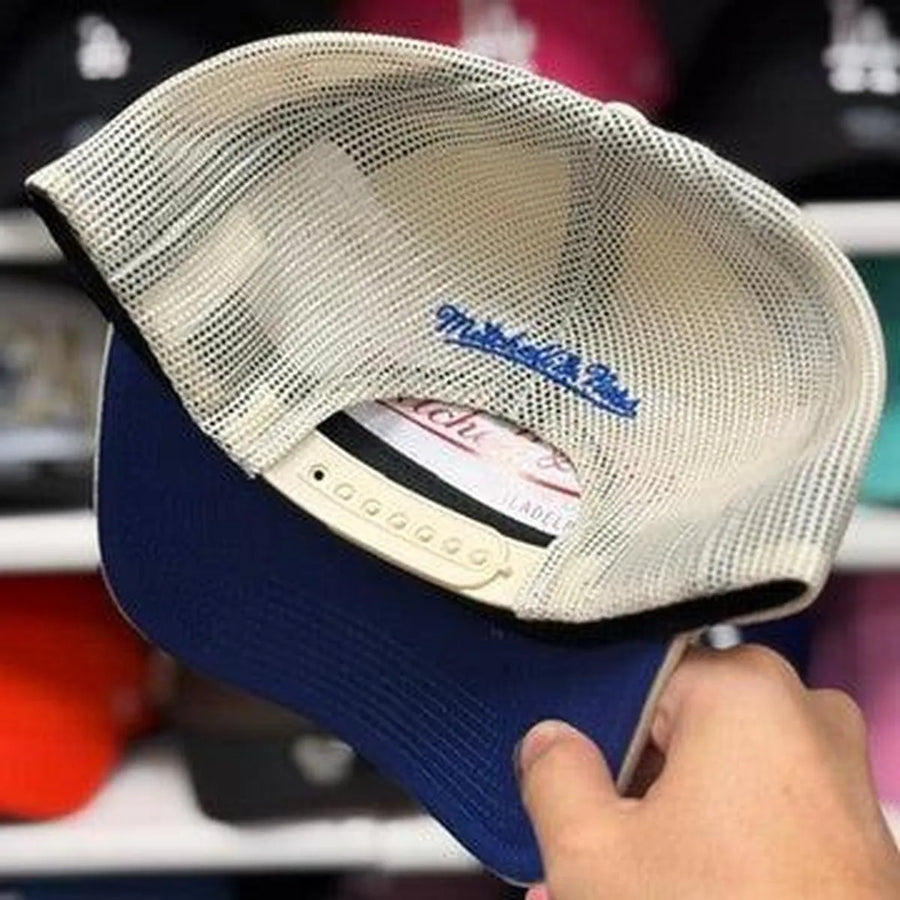 Los Angeles Dodgers Foam Creme Mitchell & Ness Trucker Snapback - Product Image