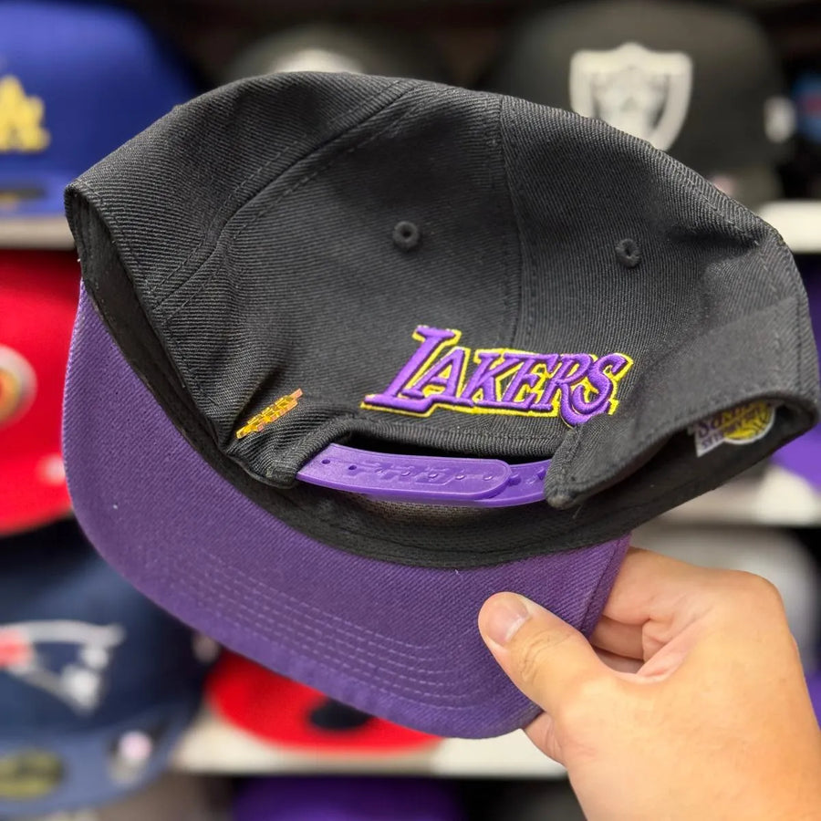 Los Angeles Lakers '2020 NBA Finals Championship' Black/Purple Snapback - Product Image