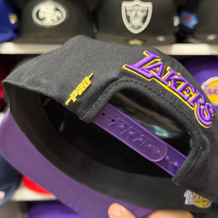 Los Angeles Lakers '2020 NBA Finals Championship' Black/Purple Snapback - Product Image