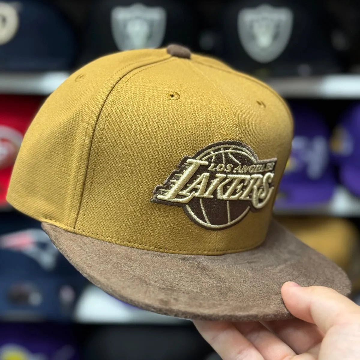 Los Angeles Lakers '25th Anniversary' 2T Tan Mitchell & Ness Buckle | Suede Brim - Product Image