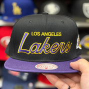 Los Angeles Lakers 'Script Logo' Black/Purple Mitchell & Ness Snapback - Product Image