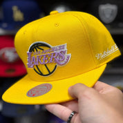 Los Angeles Lakers Yellow Mitchell & Ness Snapback - Product Image