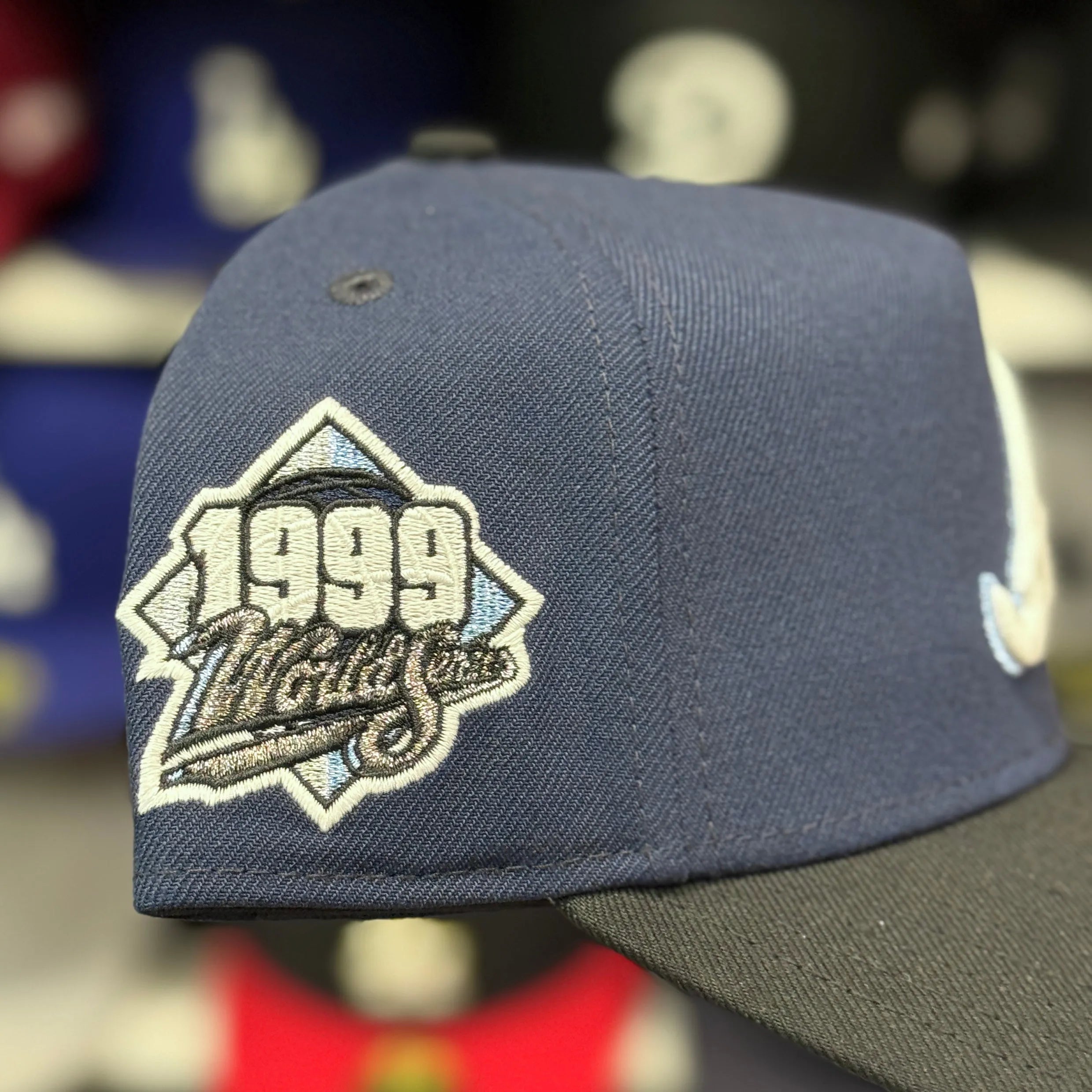 New Era Atlanta Braves '1999 World Series' A-Frame Navy/Black 9FORTY Snapback - Product Image