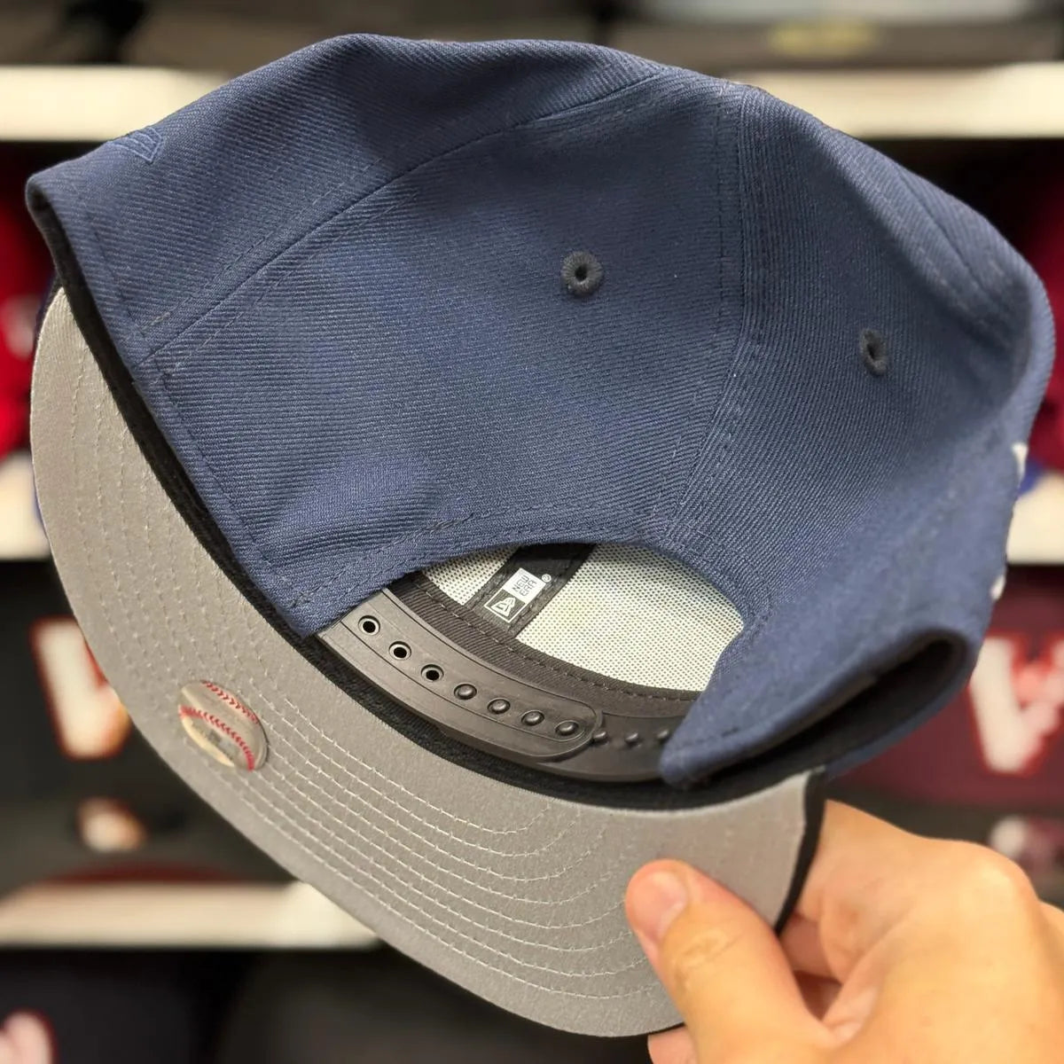 New Era Atlanta Braves '1999 World Series' Dark Blue/Black 9FIFTY Snapback - Product Image