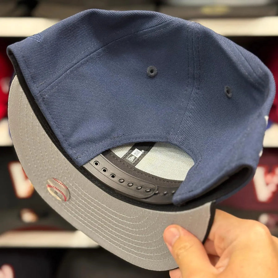New Era Atlanta Braves '1999 World Series' Dark Blue/Black 9FIFTY Snapback - Product Image