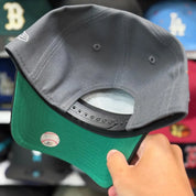 New Era Atlanta Braves 'World Series' A-Frame Grey/Black 9FORTY Snapback | Green Under Brim - Product Image