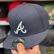 New Era Atlanta Braves 'World Series' Navy/Blue Paisley 9FIFTY Snapback - Product Image