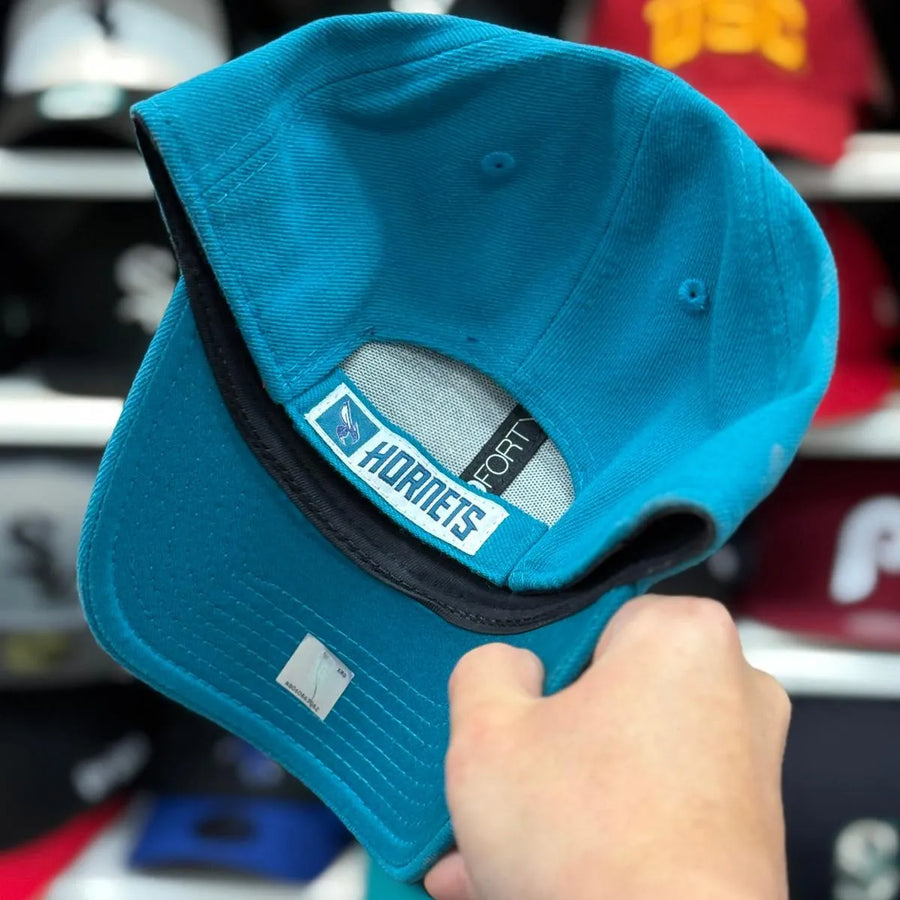 New Era Charlotte Hornets Turquoise 9FORTY Baseball Cap - Product Image