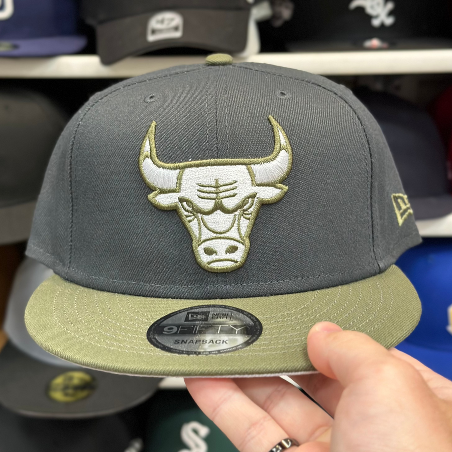 New Era Chicago Bulls Gray/Olive 9FIFTY Snapback - Product Image