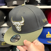 New Era Chicago Bulls Gray/Olive 9FIFTY Snapback - Product Image