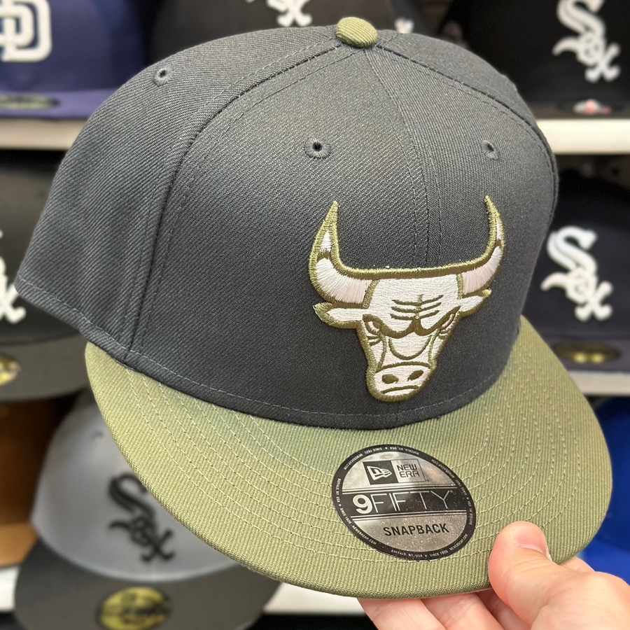 New Era Chicago Bulls Gray/Olive 9FIFTY Snapback - Product Image