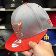 New Era Chicago Bulls Vintage Silver/Red 9FIFTY Strap-Back - Product Image