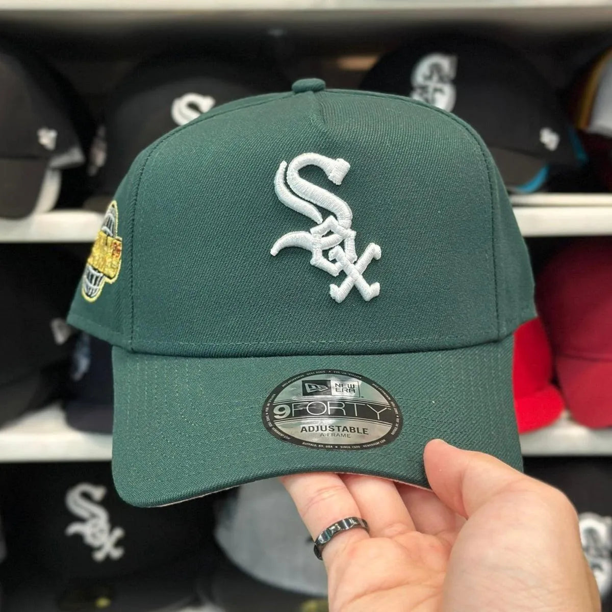 New Era Chicago White Sox '2005 World Series' A-Frame Green 9FORTY Snapback | Pink Under Brim - Product Image