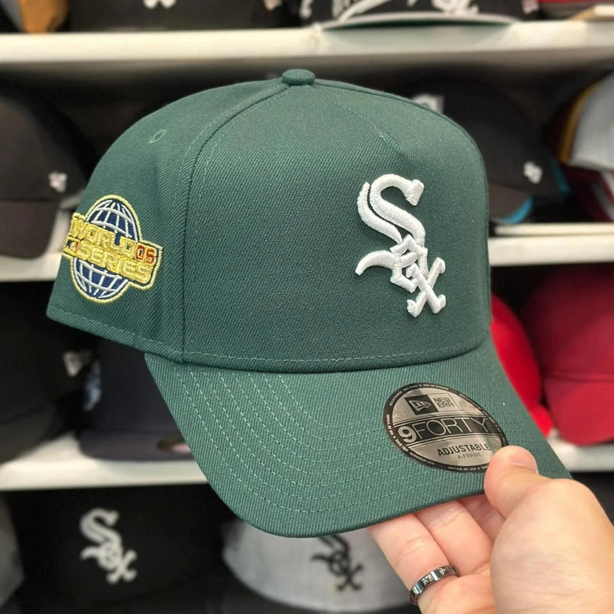 New Era Chicago White Sox '2005 World Series' A-Frame Green 9FORTY Snapback | Pink Under Brim - Product Image