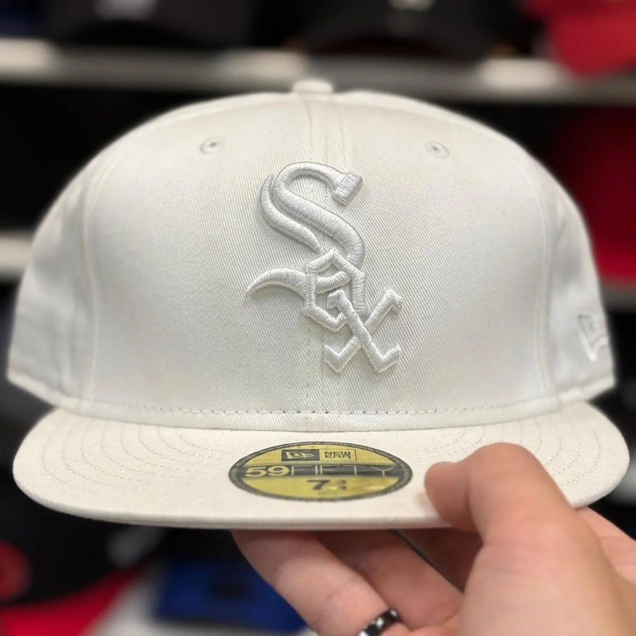 New Era Chicago White Sox All White 59FIFTY Fitted Hat - Product Image