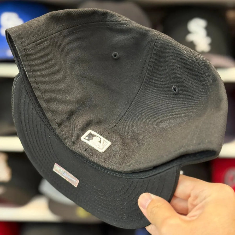 New Era Chicago White Sox Black 59FIFTY Fitted Hat - Product Image