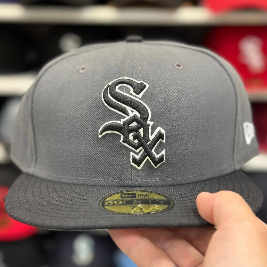 New Era Chicago White Sox 'Outline Logo' Grey/Black 59FIFTY Fitted Hat - Product Image