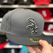New Era Chicago White Sox 'Outline Logo' Grey/Black 59FIFTY Fitted Hat - Product Image