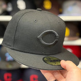 New Era Cincinnati Reds All Black 59FIFTY Fitted Hat