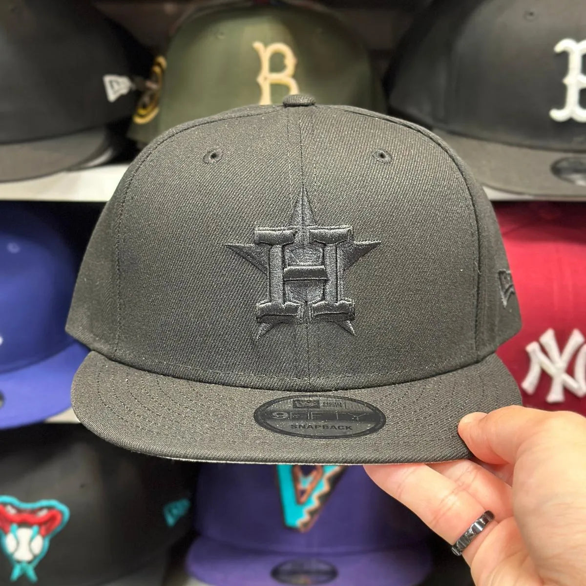 New Era Houston Astros Black 9FIFTY Snapback - Product Image