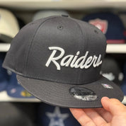 New Era Las Vegas Raiders 'Script Logo' 9FIFTY Snapback - Product Image