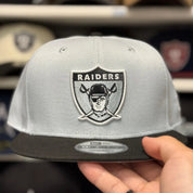 New Era Las Vegas Raiders Silver/Black 9FIFTY Snapback - Product Image