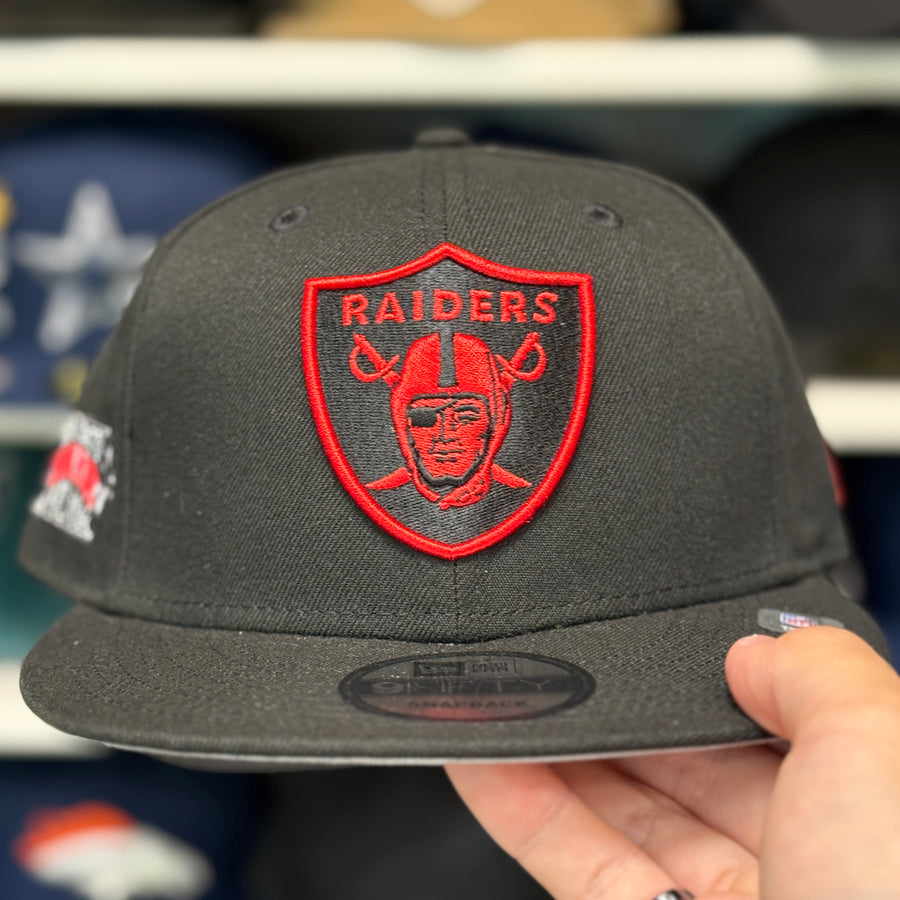 New Era Las Vegas Raiders 'XVIII Super Bowl' Black 9FIFTY Snapback - Product Image