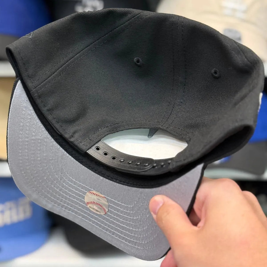 New Era Los Angeles Dodgers '1998 World Series' A-Frame Black/Blue Chrome 9FIFTY Snapback | Glow in the Dark - Product Image