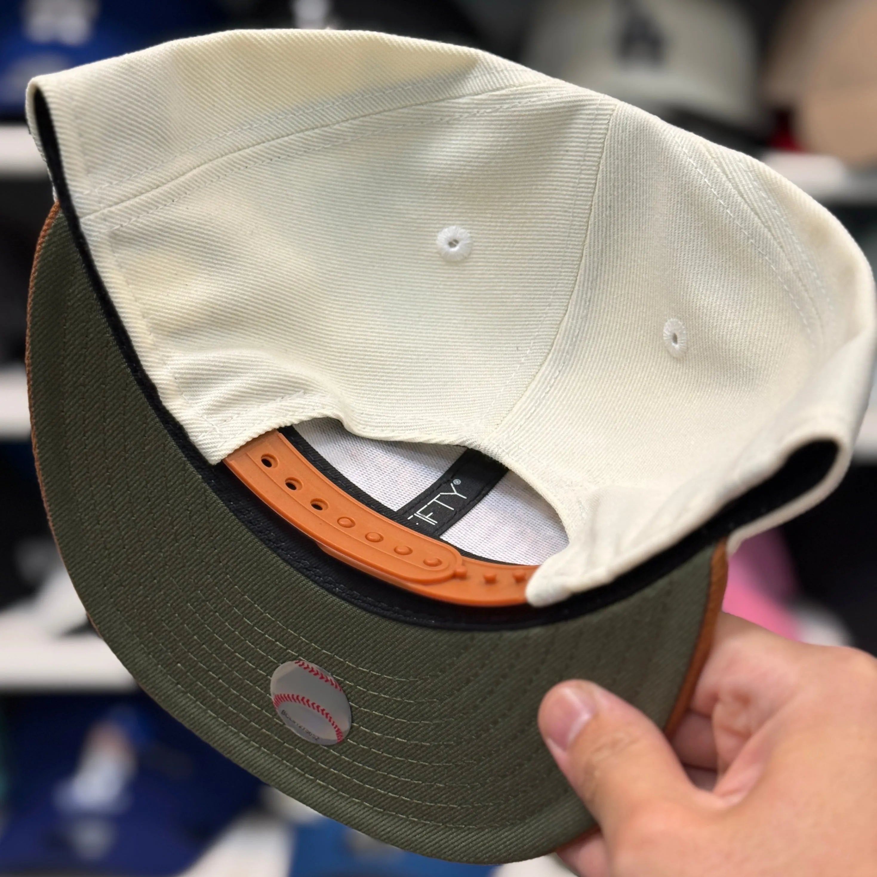 New Era Los Angeles Dodgers '2025 World Series Champions' Creme/Earthy Brown 9FIFTY Snapback - Product Image